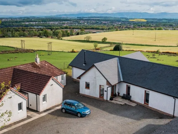 Falkirk Cottage